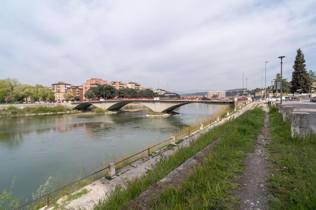 Charme In City Center Verona Kültér fotó
